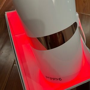 PEPPY CO LED Light mask - brand new never used!